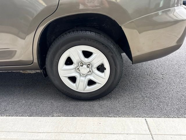 Used 2011 Brown Toyota Base image 10