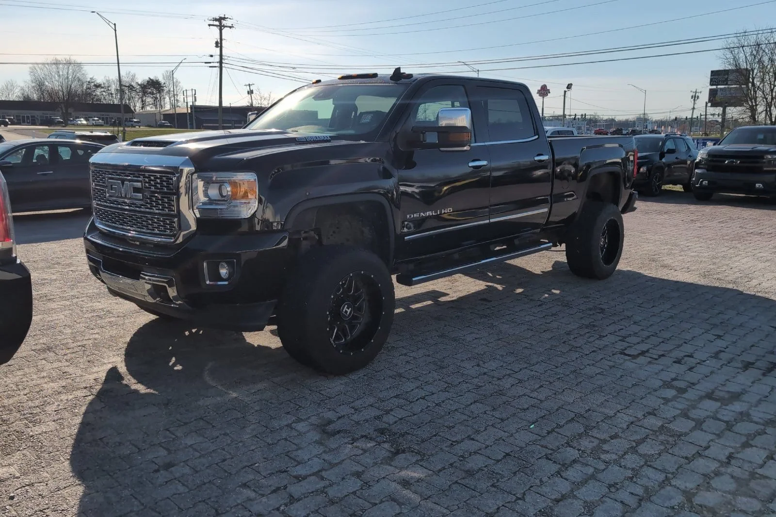 Used 2018 Onyx Black GMC Denali image 8
