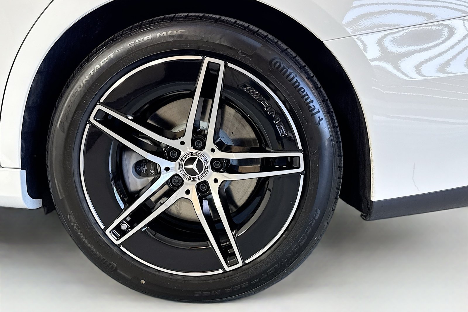 New 2026 Polar White Mercedes-Benz E 350 image 29