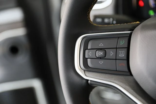 New 2026 Silver Zynith Jeep 85th Anniversary Edition image 4