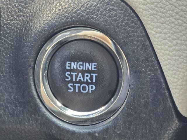 Certified Used 2020 SILVER SKY METALLIC Toyota  image 28