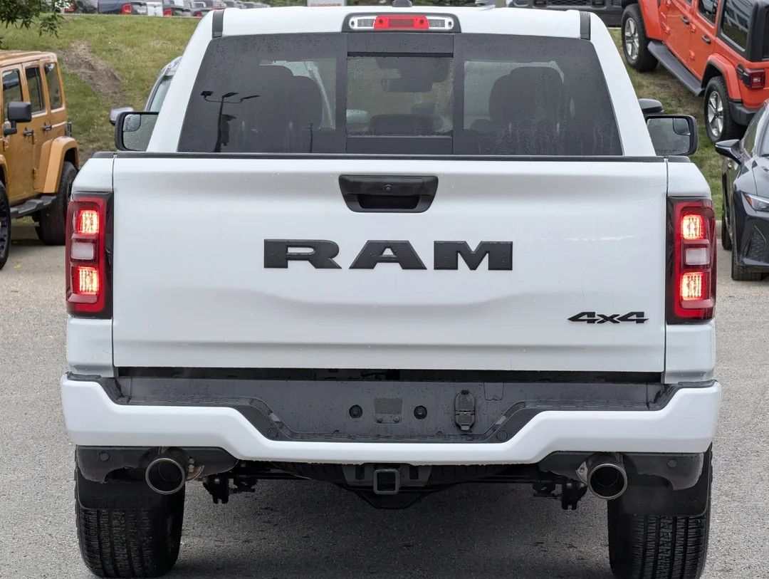 New 2026 White RAM Express - - 4x4 - 3.0L Hurricane Twin Turbo - Crew Cab - 64 Box & More! image 7