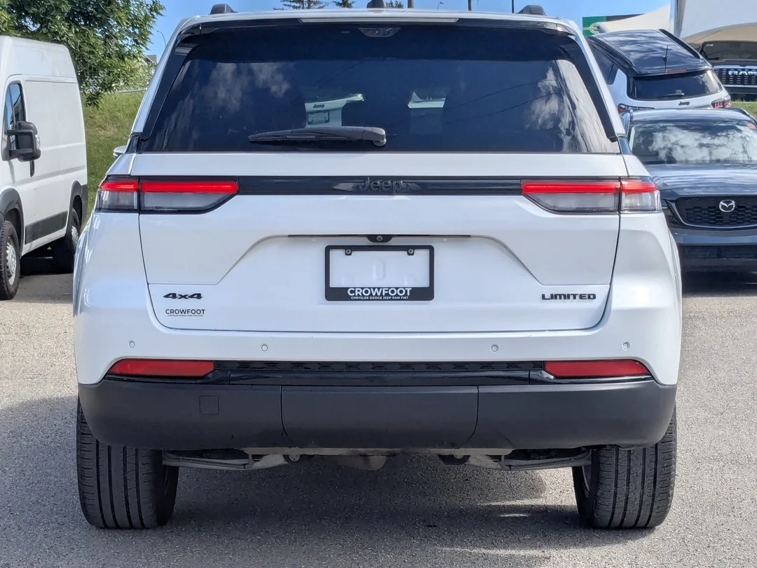 Certified Used 2024 White Jeep Limited - - 4x4 - Luxury Tech II - Black Appearance - Command View Sunroof & More! image 7