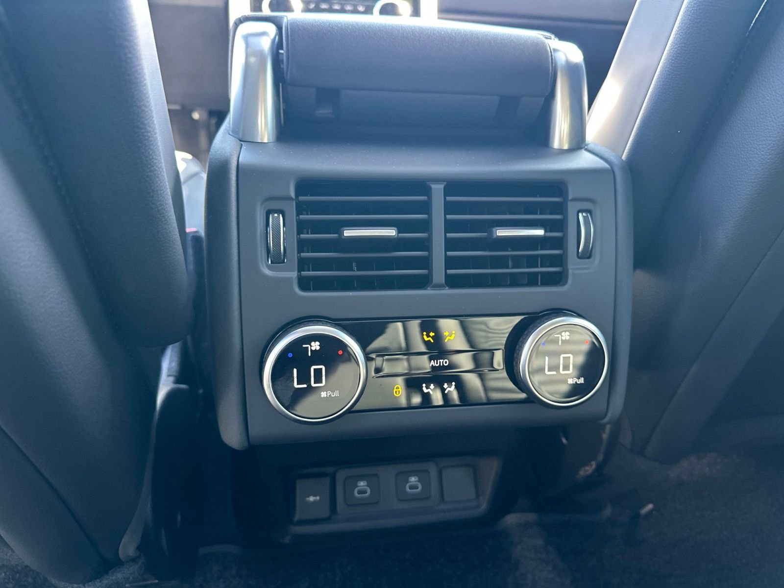 Used 2026 Fuji White Land Rover S image 16