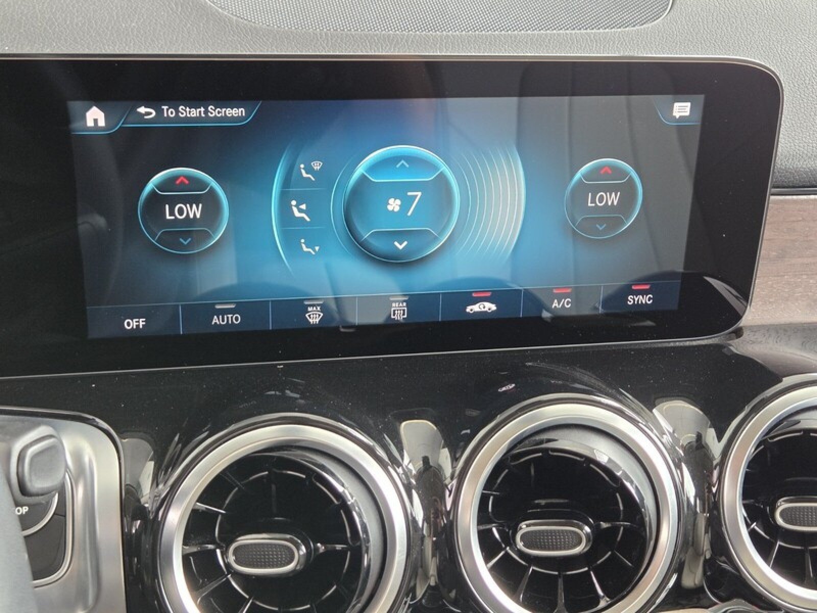 Certified Used 2022 Polar White Mercedes-Benz GLB 250 image 31