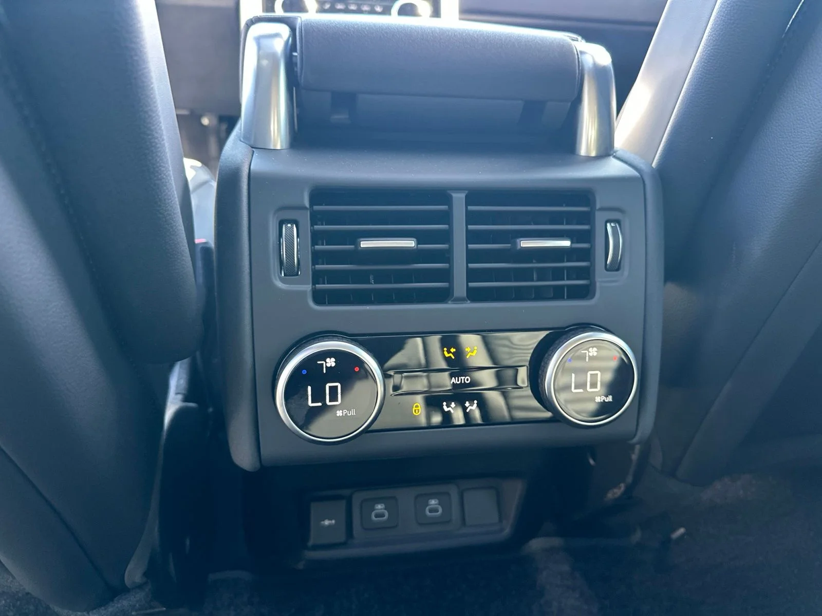 Used 2026 Fuji White Land Rover S image 16