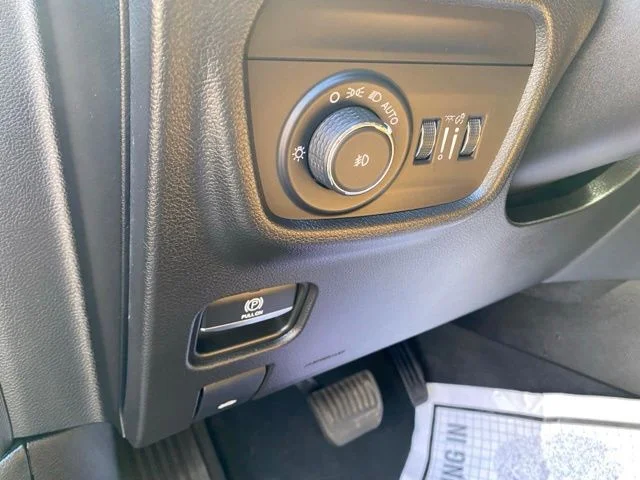 Used 2022 Black Jeep Summit image 23