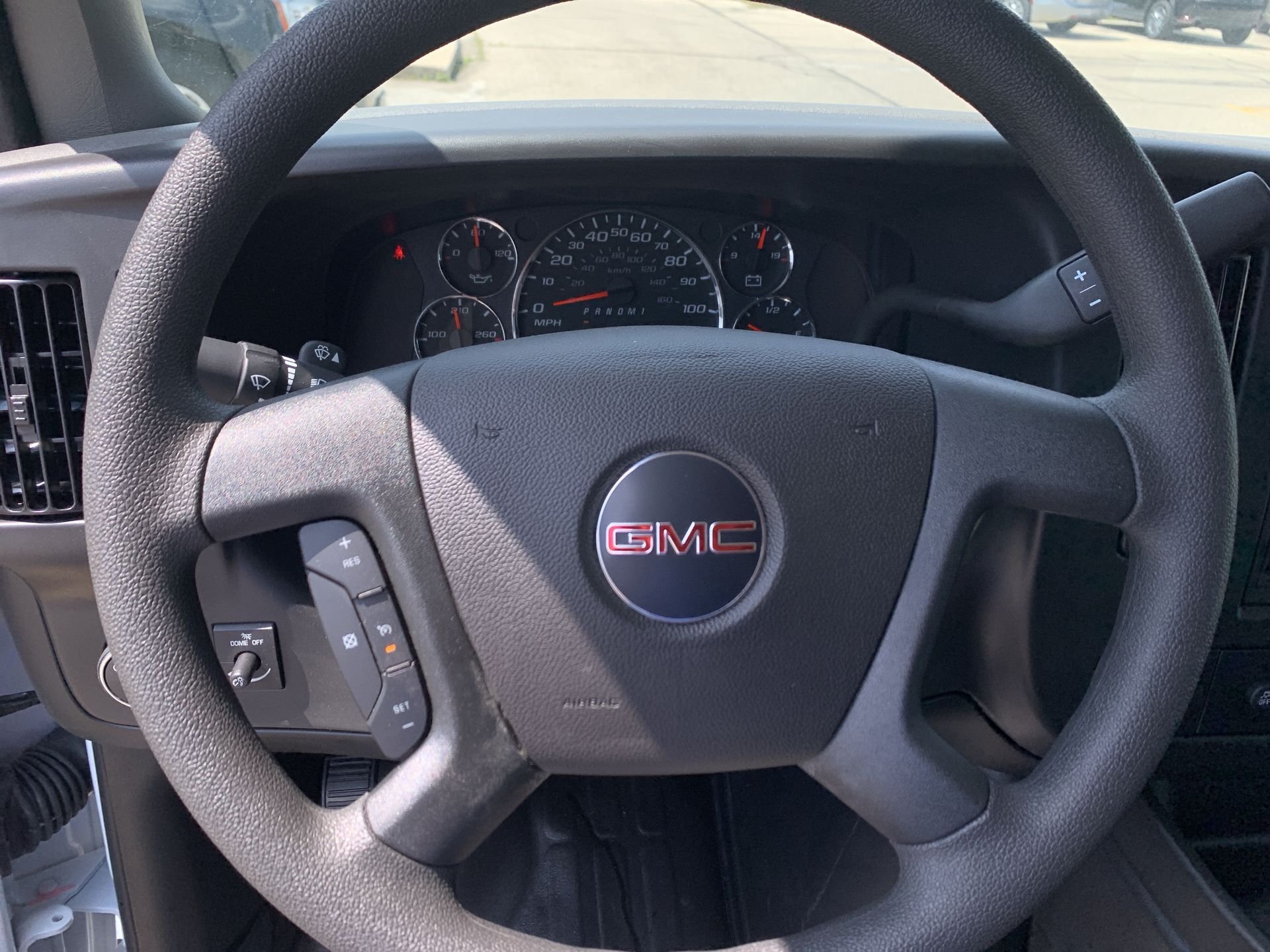 2025 GMC Savana Cargo Work Van - Photo 34