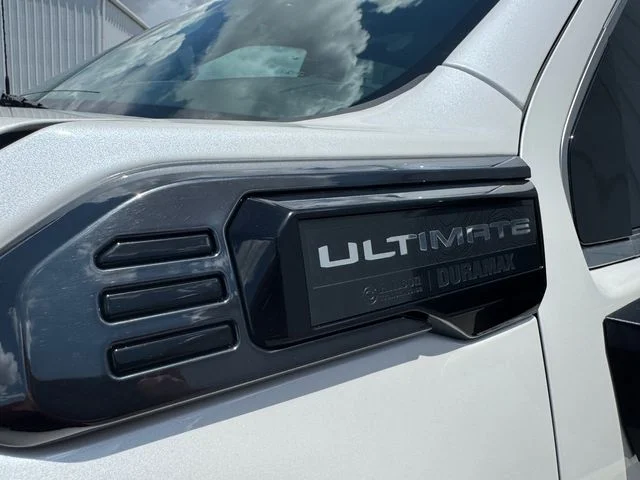 Used 2024 White Frost Tricoat GMC Denali Ultimate image 44