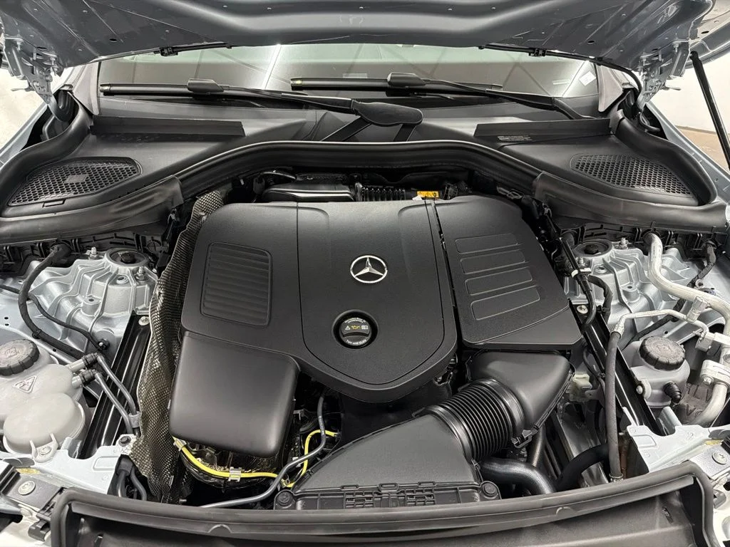 New 2027 Silver Mercedes-Benz GLC 300 image 32