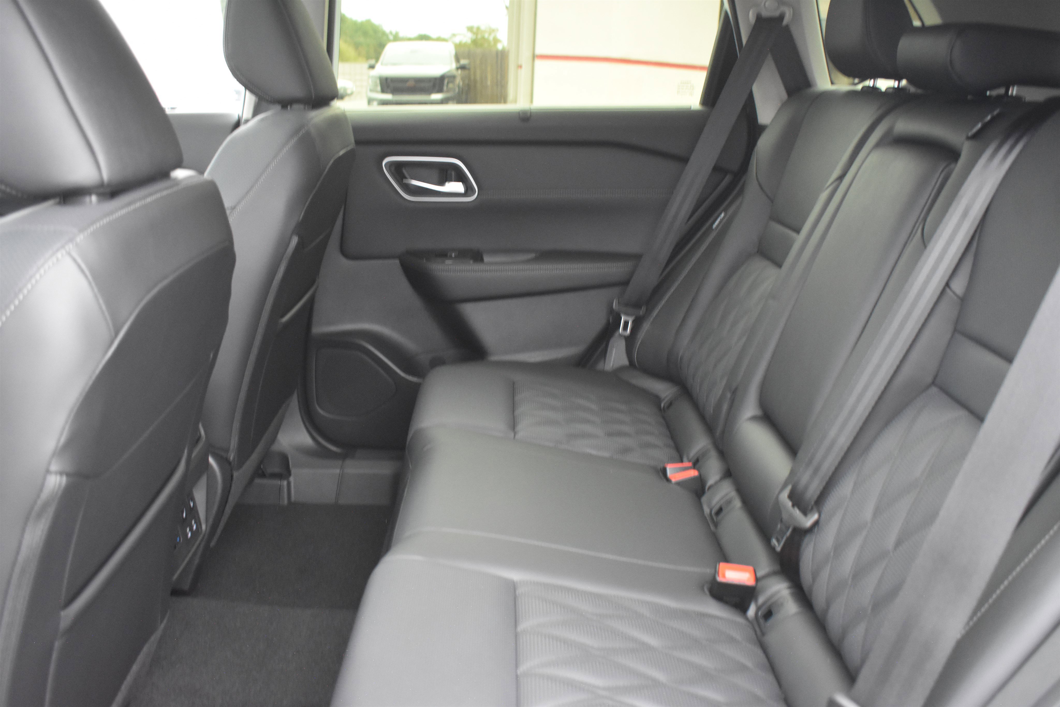 2026 Nissan Rogue Platinum - Photo 15