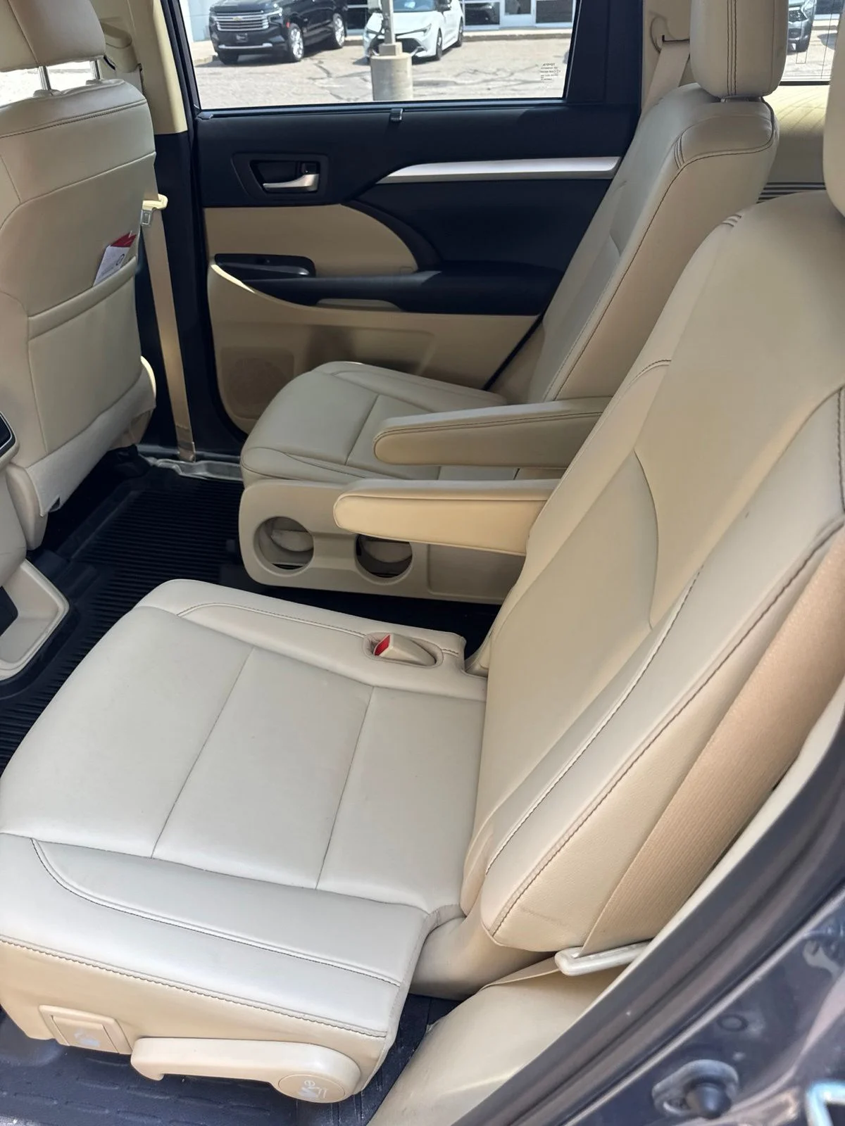 Used 2019 Shoreline Mist Toyota XLE image 7