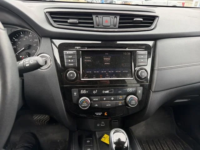 Used 2020 Black Nissan SL Intelligent AWD image 21