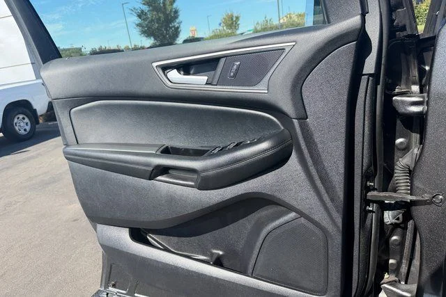 Used 2020 Gray Ford SEL image 11