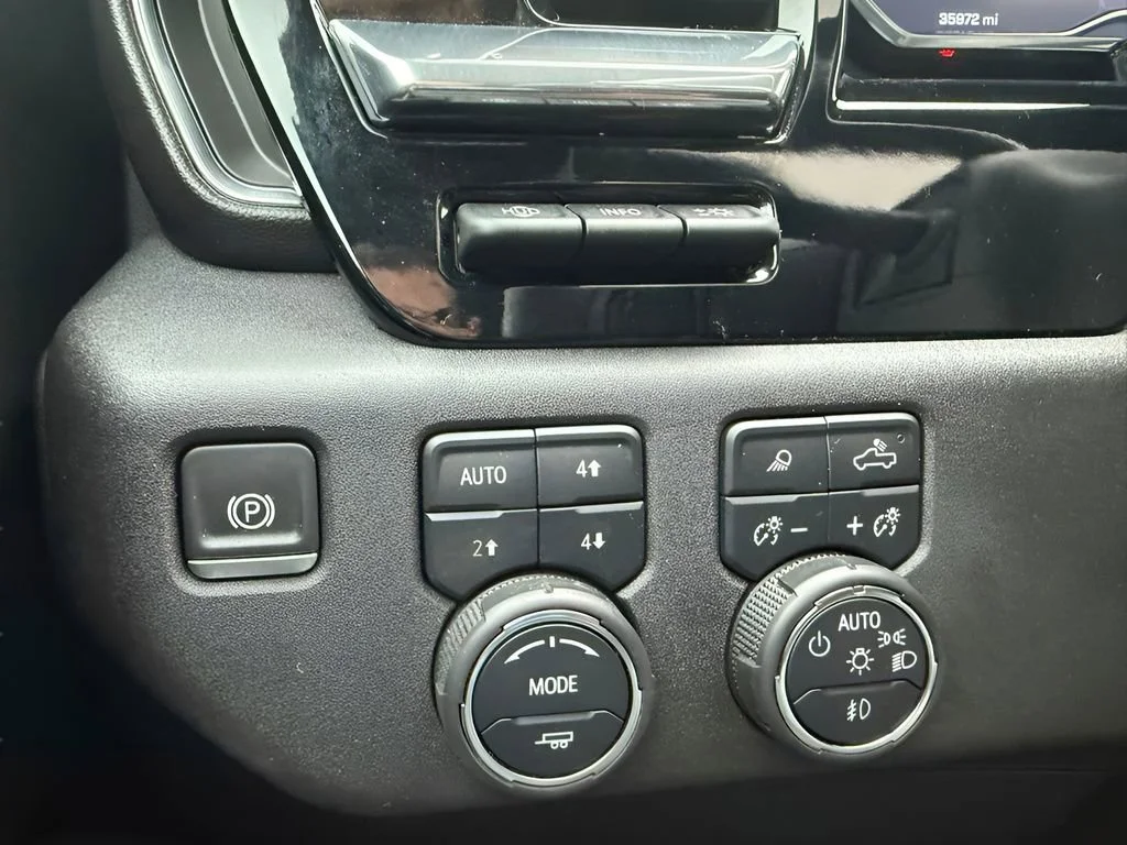 Used 2025 Black Chevrolet High Country image 14