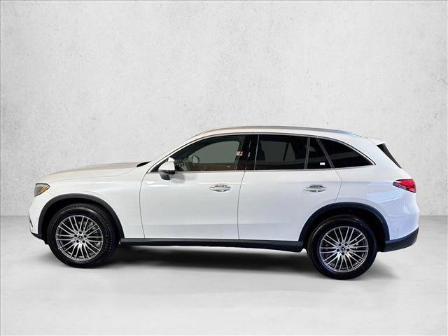 New 2026 MANUFAKTUR Moonlight White Metallic Mercedes-Benz GLC 300 image 38
