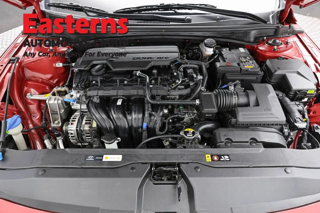 Used 2025 Red Hyundai SEL Convenience image 7