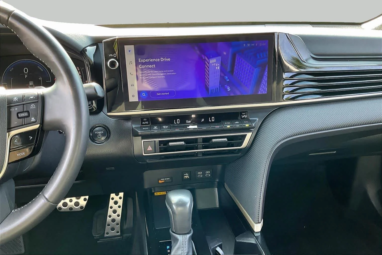 Used 2025 Ice Cap Toyota SE image 7