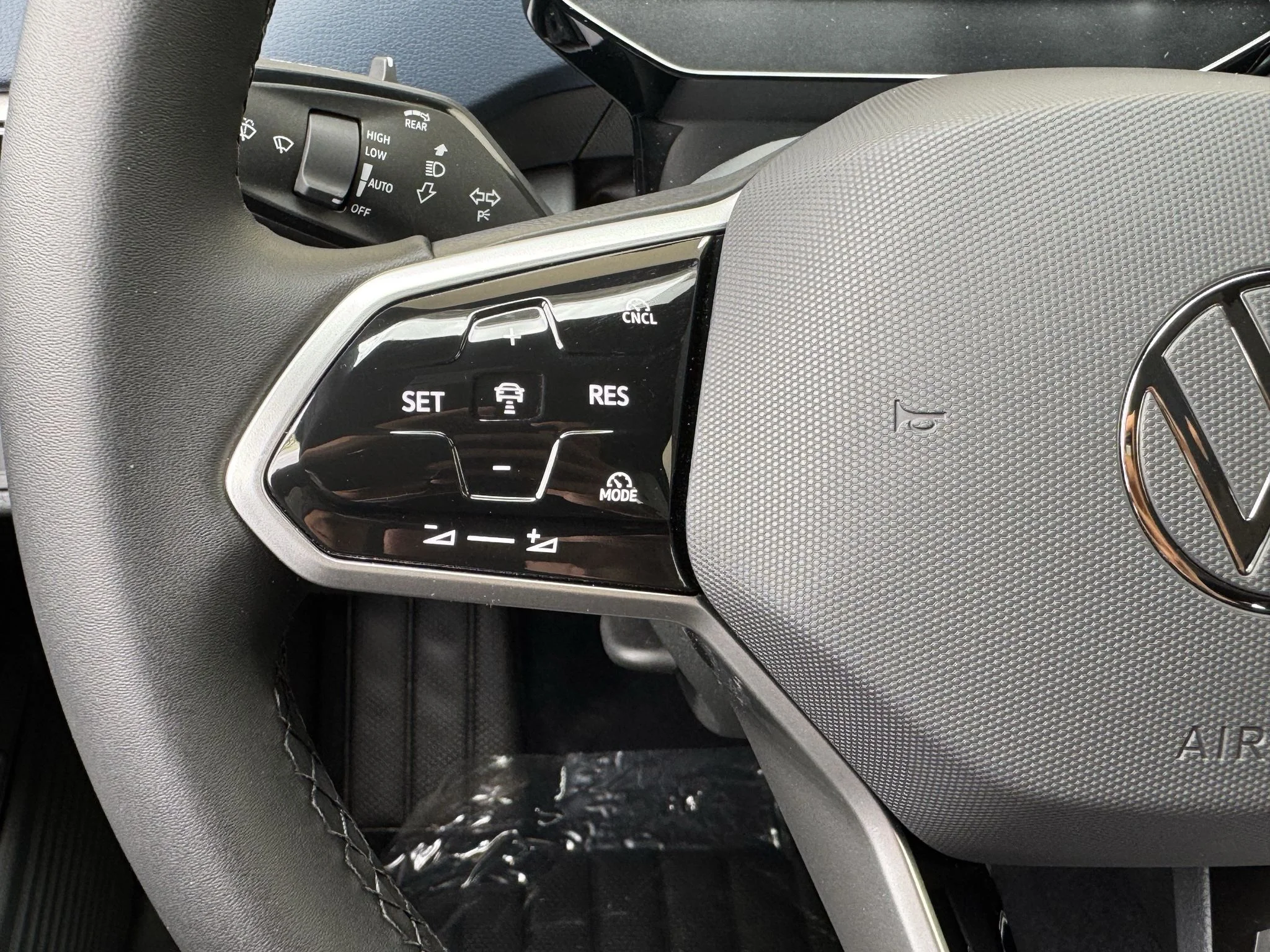 New 2026 Pure Gray Volkswagen Pro S image 18