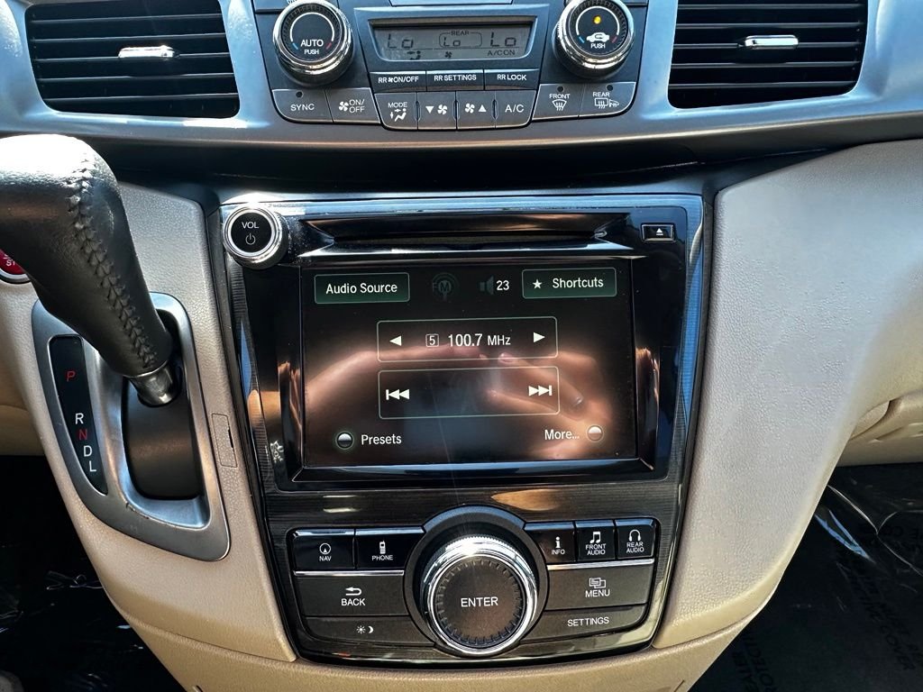 Used 2015 White Honda Touring image 25