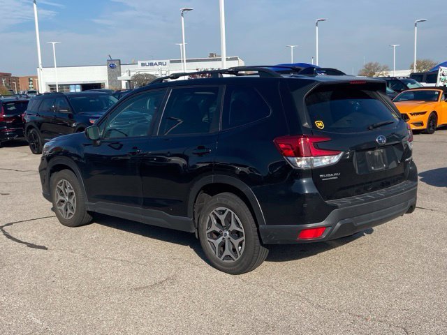 Certified Used 2020 Crystal Black Silica Subaru Premium image 7