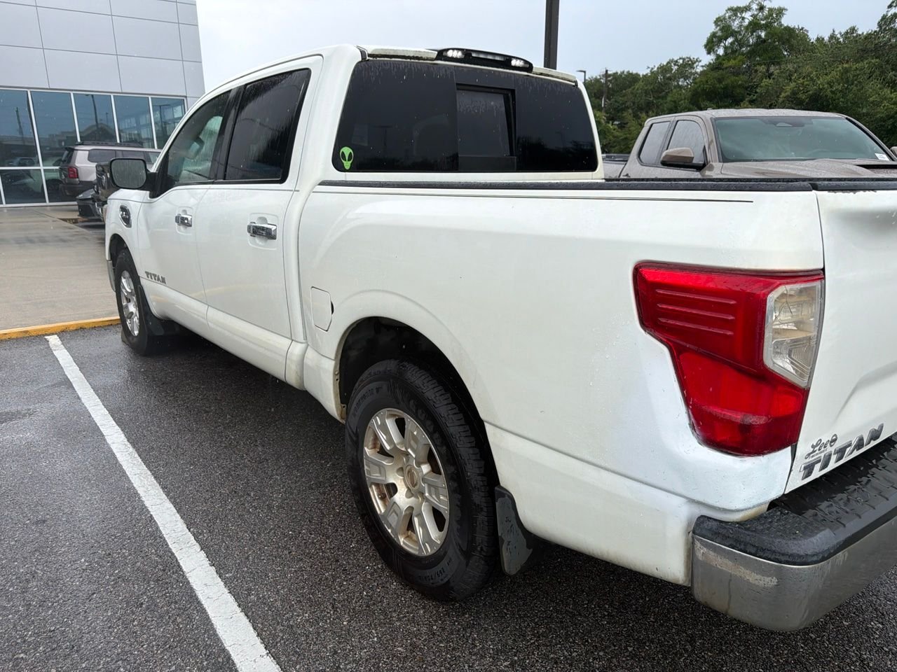 Used 2017 White Nissan SV image 5
