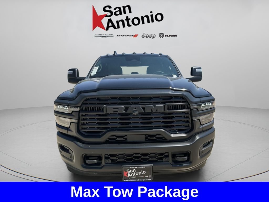 New 2026 Diamond Black Crystal Pearl-Coat Exterior Paint RAM Tradesman image 5