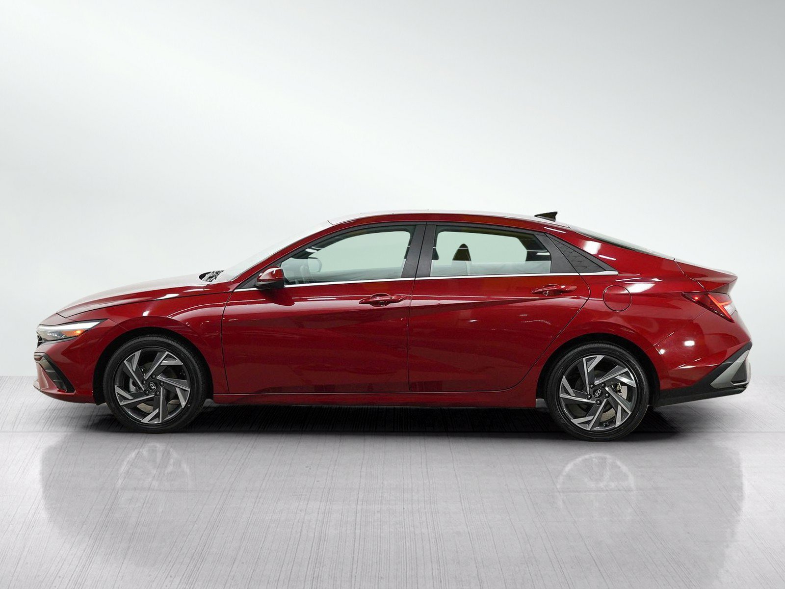 Used 2025 Ultimate Red Hyundai SEL Convenience IVT image 2