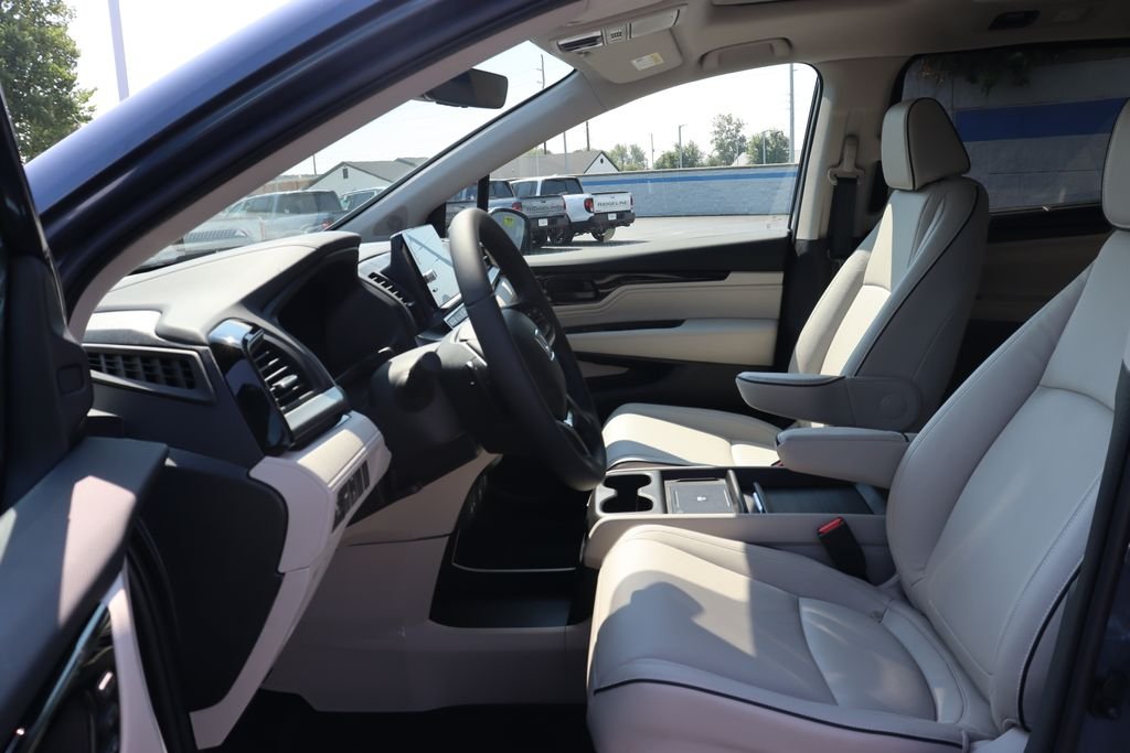 Used 2026 Gray Honda Touring image 31