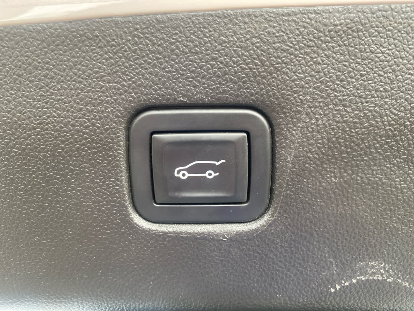 Used 2019 SUMMIT WHITE Chevrolet 2LT image 24