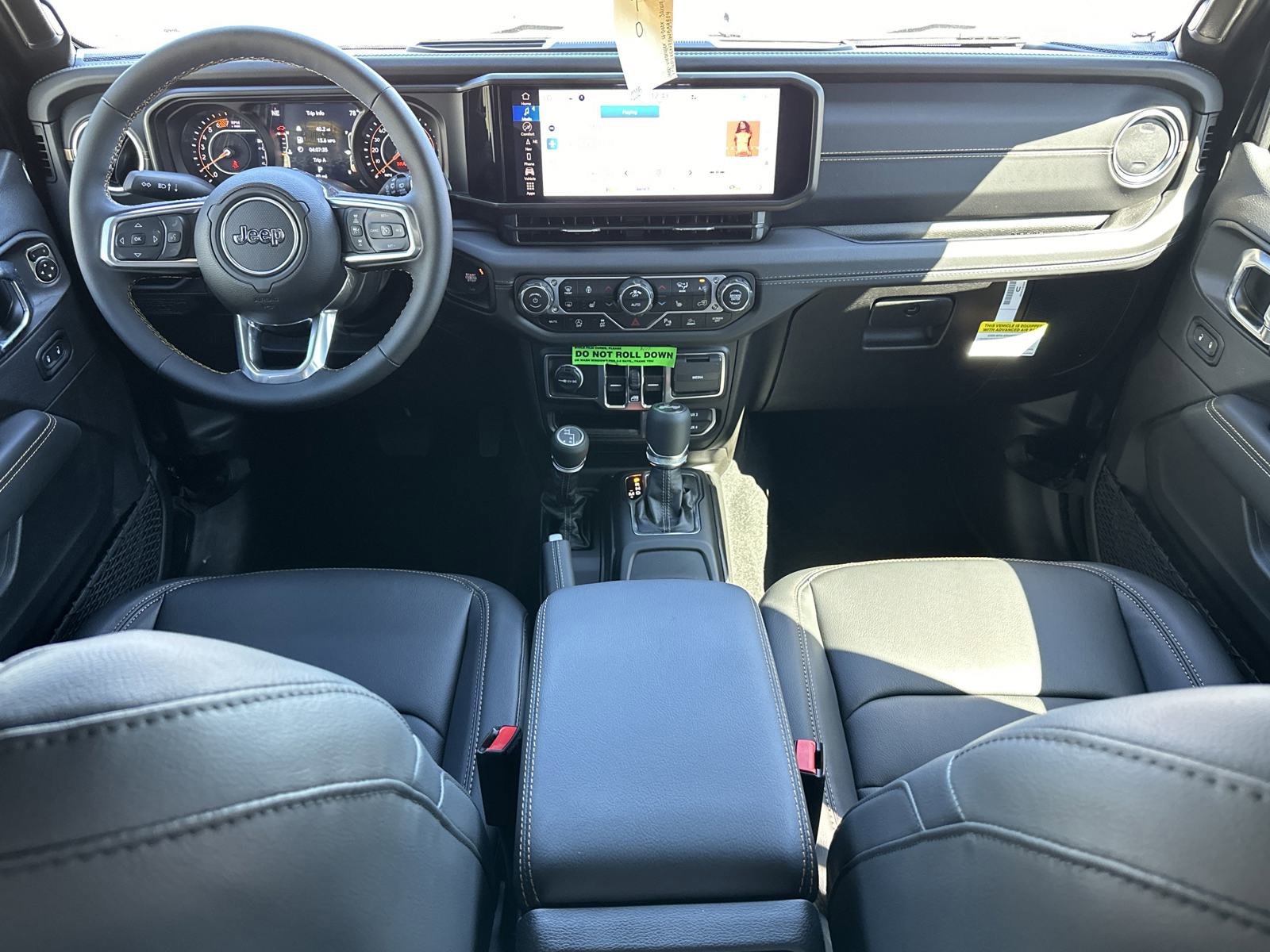 2025 Jeep Wrangler 4-Door Sahara - Photo 22