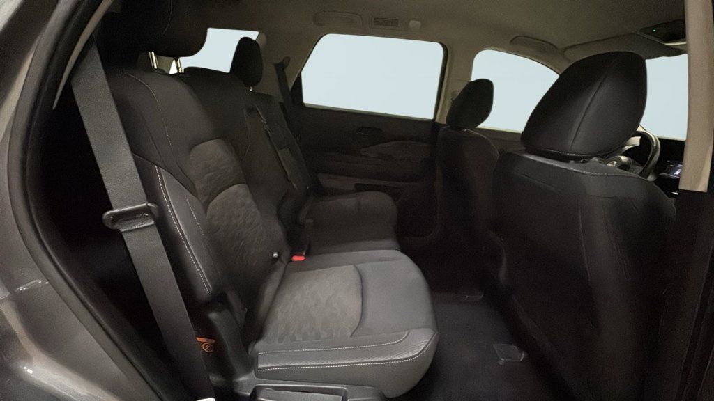 Used 2024 Gray Nissan SV image 16