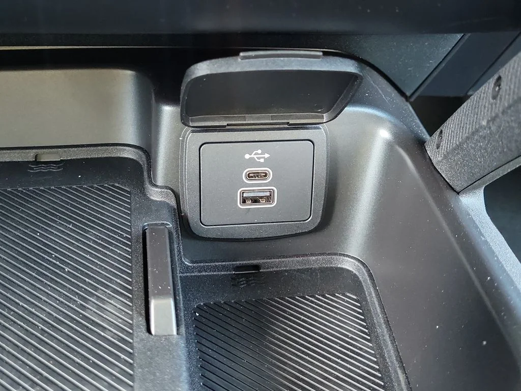 New 2026 Velocity Blue Metallic Ford Badlands® image 24