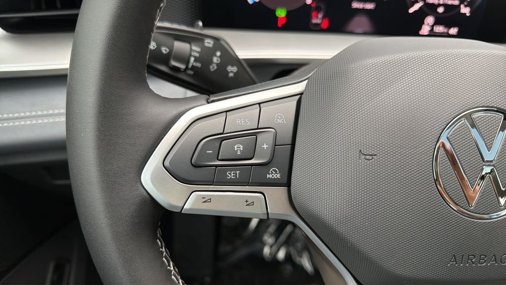 New 2026 Pure White Volkswagen 2.0T SE image 23