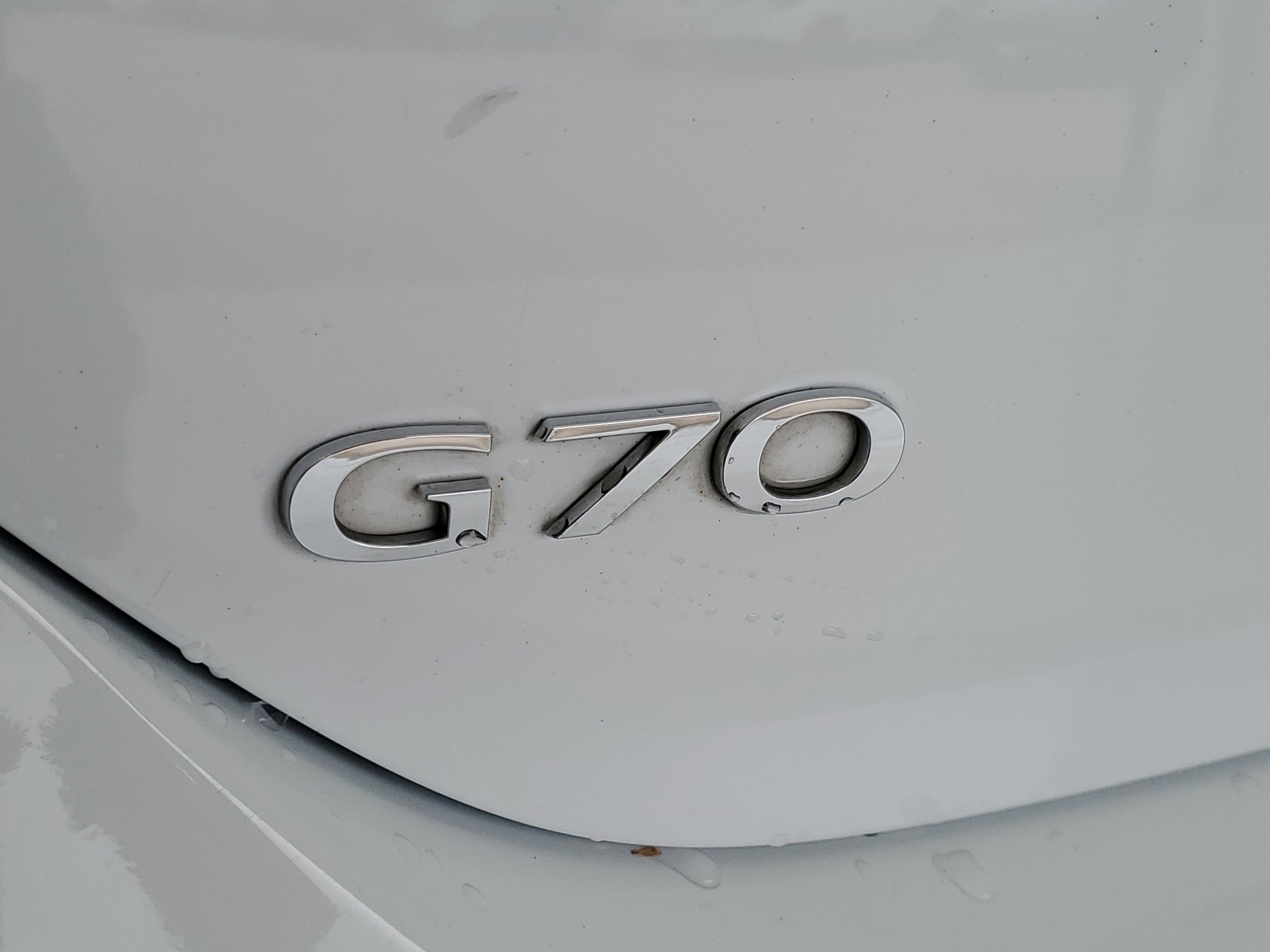 2025 GENESIS G70 Standard - Photo 8