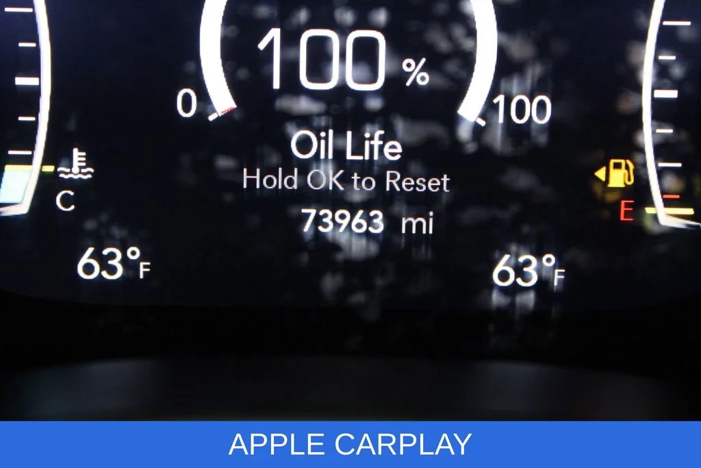 Used 2023 White Chrysler Touring L image 4