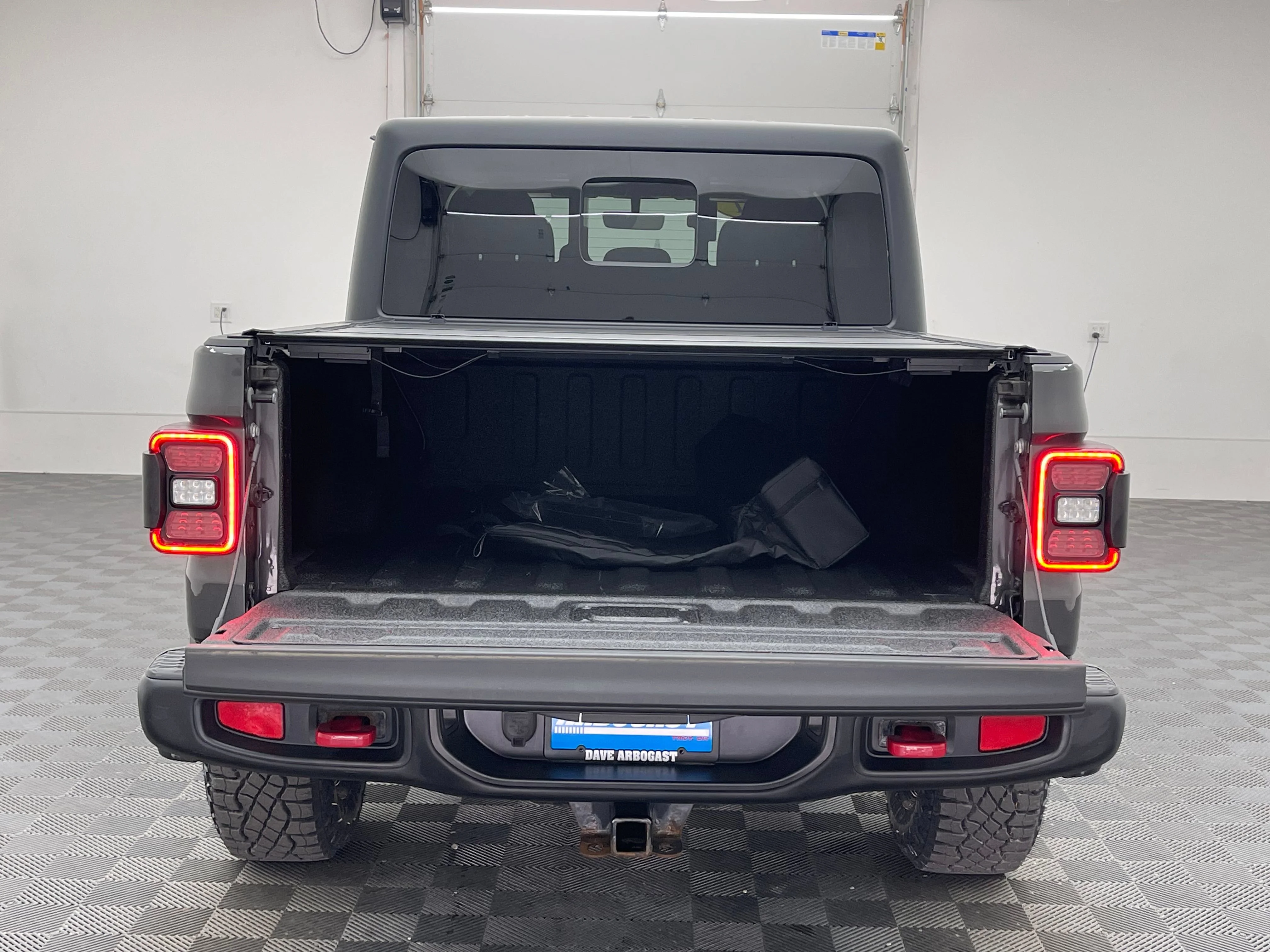 Used 2021  Jeep Rubicon image 9