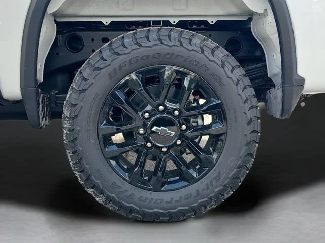 New 2026 Summit White Chevrolet LT image 37