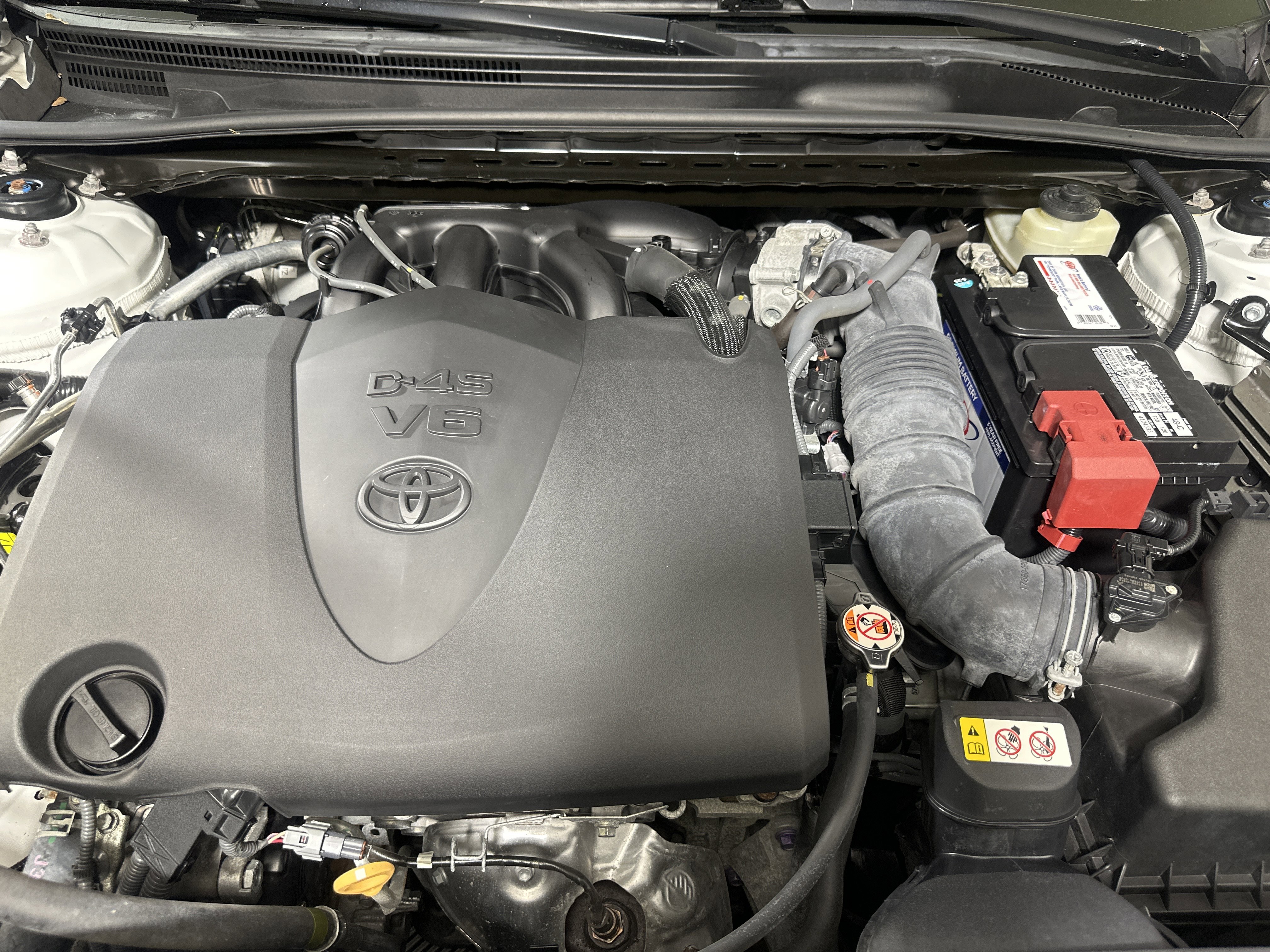 Used 2018  Toyota  image 26