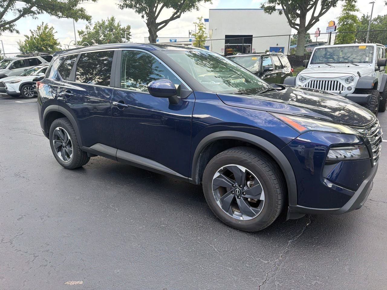 Used 2025 Blue Nissan SV image 3