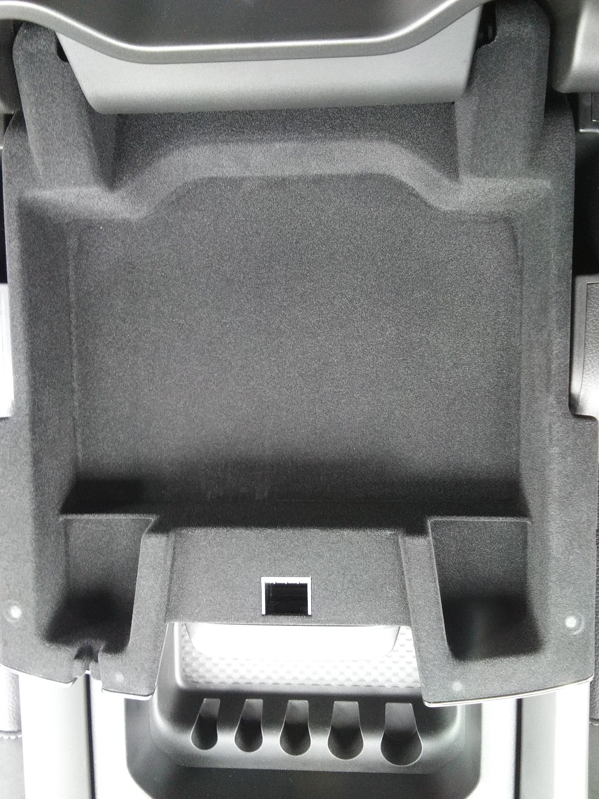 New 2026 Bright White Clear-Coat Exterior Paint RAM Laramie image 20