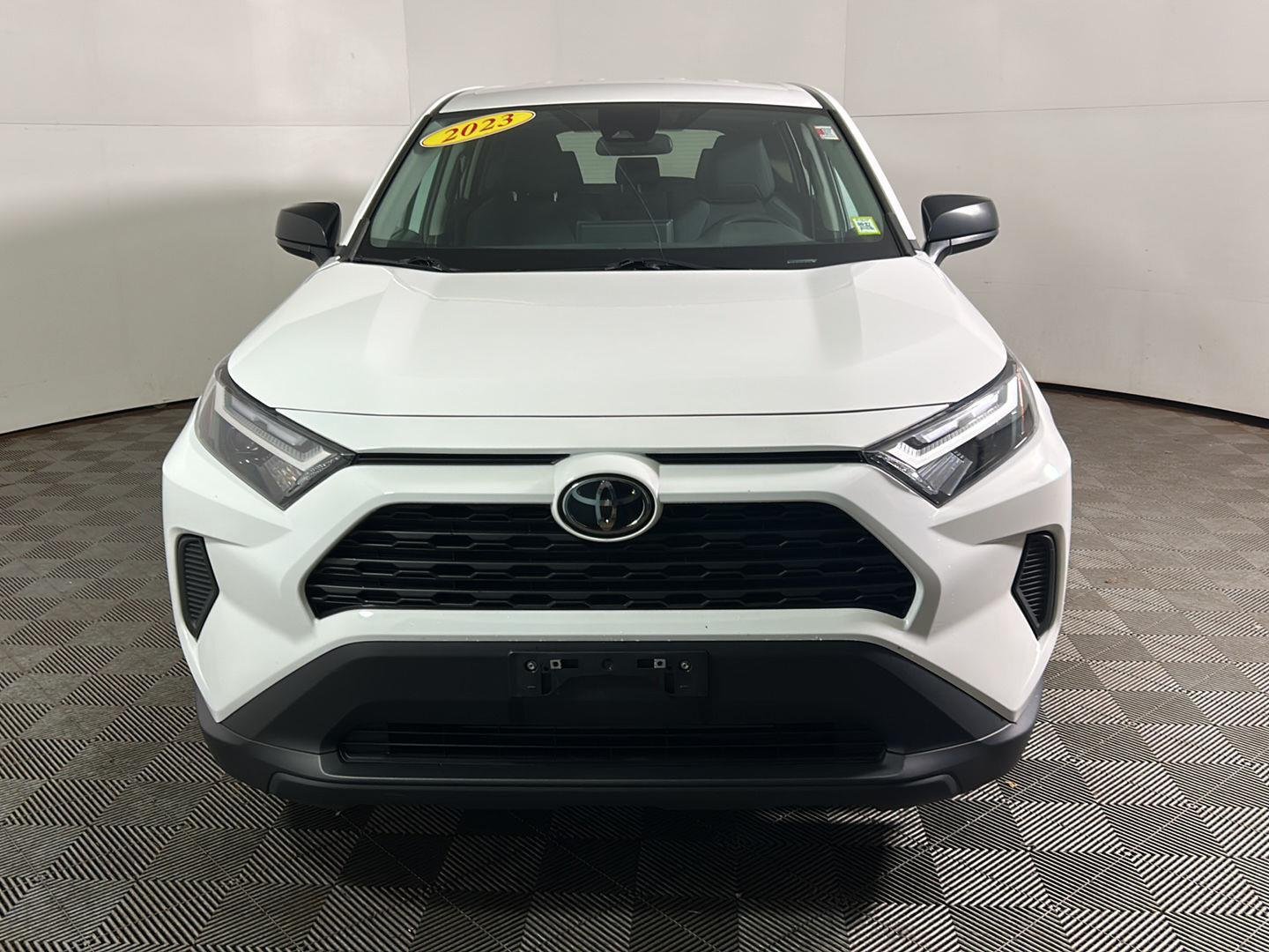 Used 2023 Ice Cap Toyota LE image 13