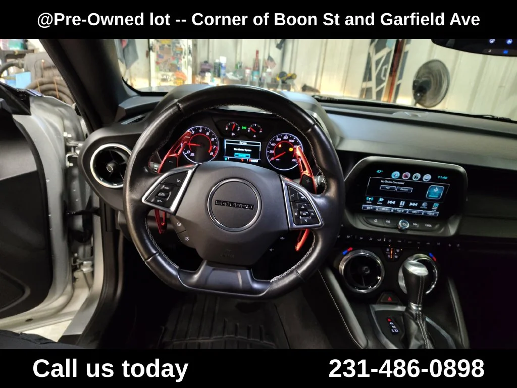 Used 2016  Chevrolet 2LT image 17