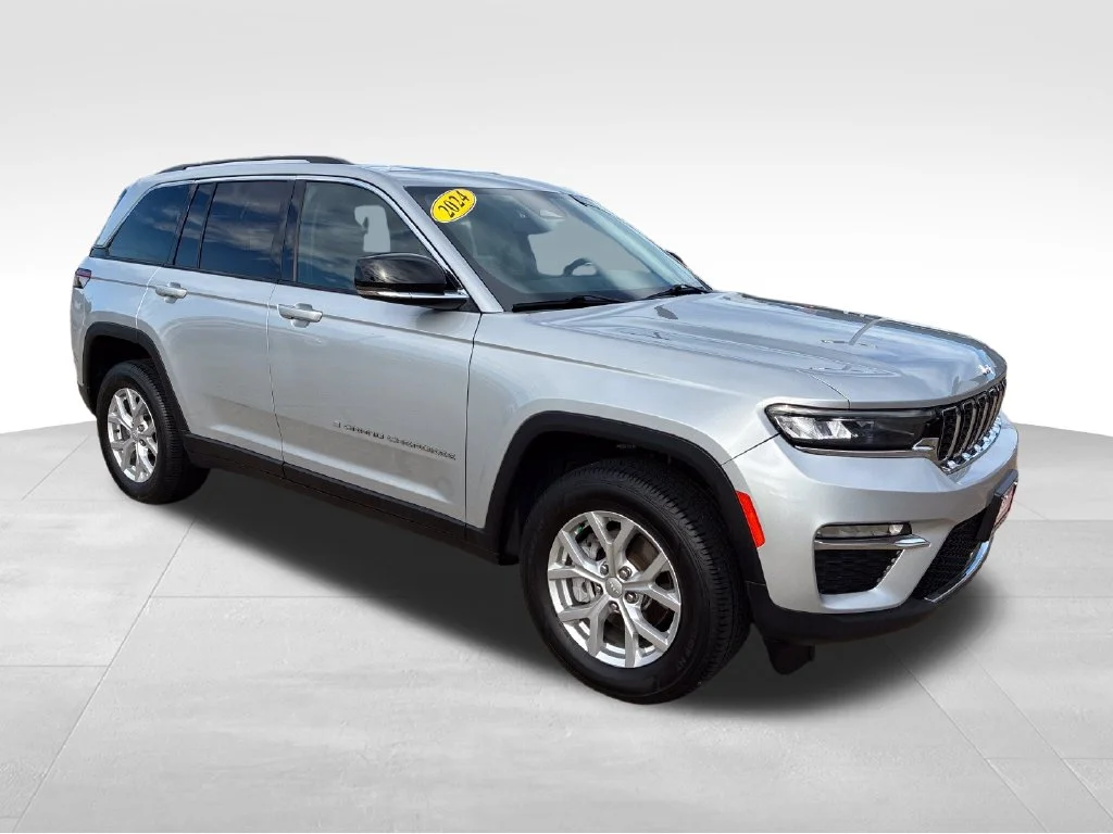 Used 2024 Silver Jeep Limited image 8