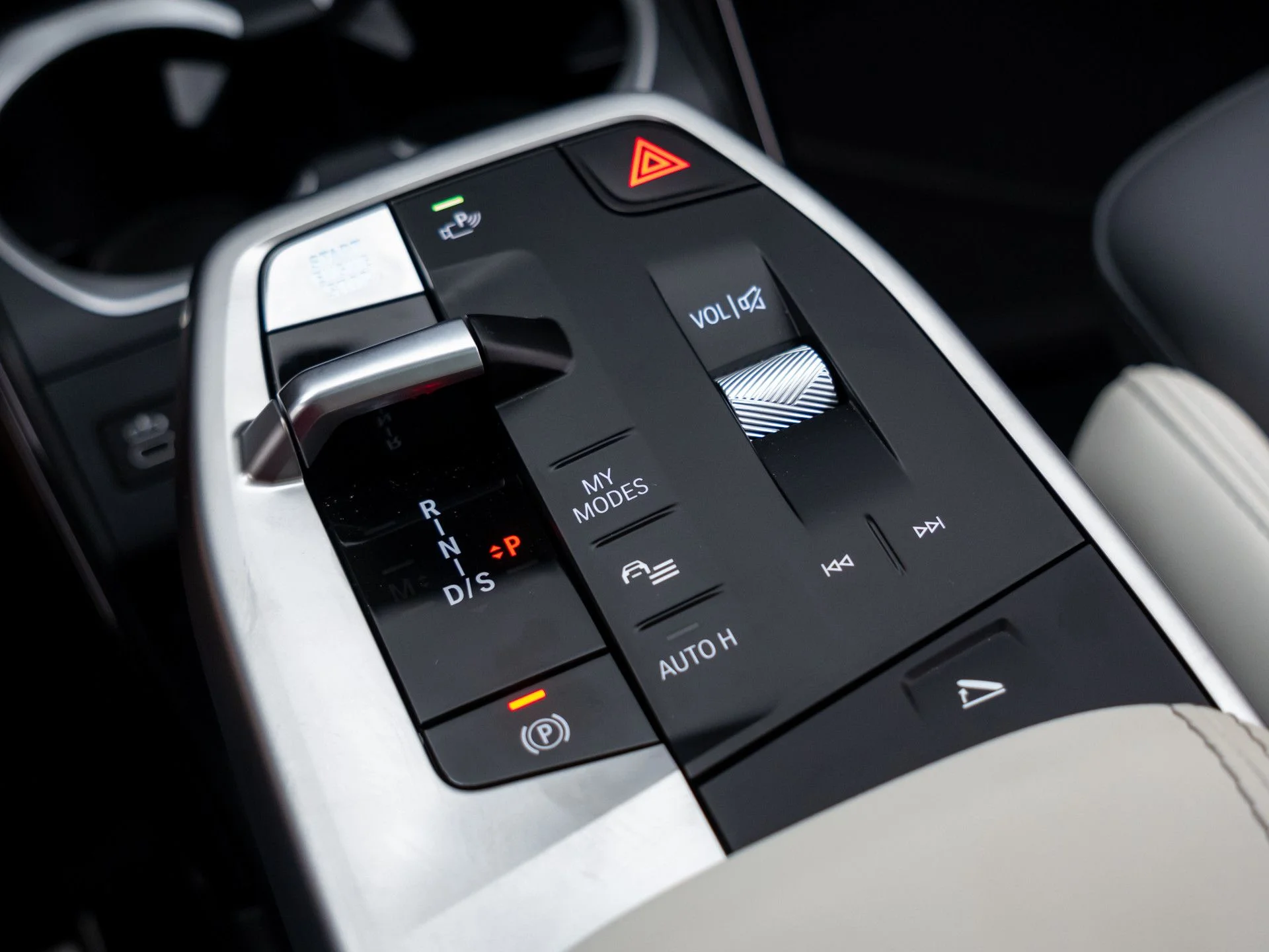 New 2026 White BMW xDrive28i image 34