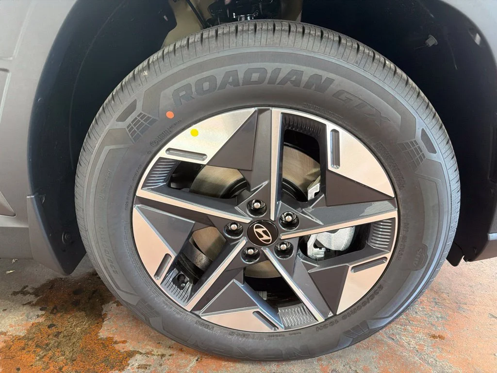 New 2026 Amazon Gray Hyundai SEL image 11