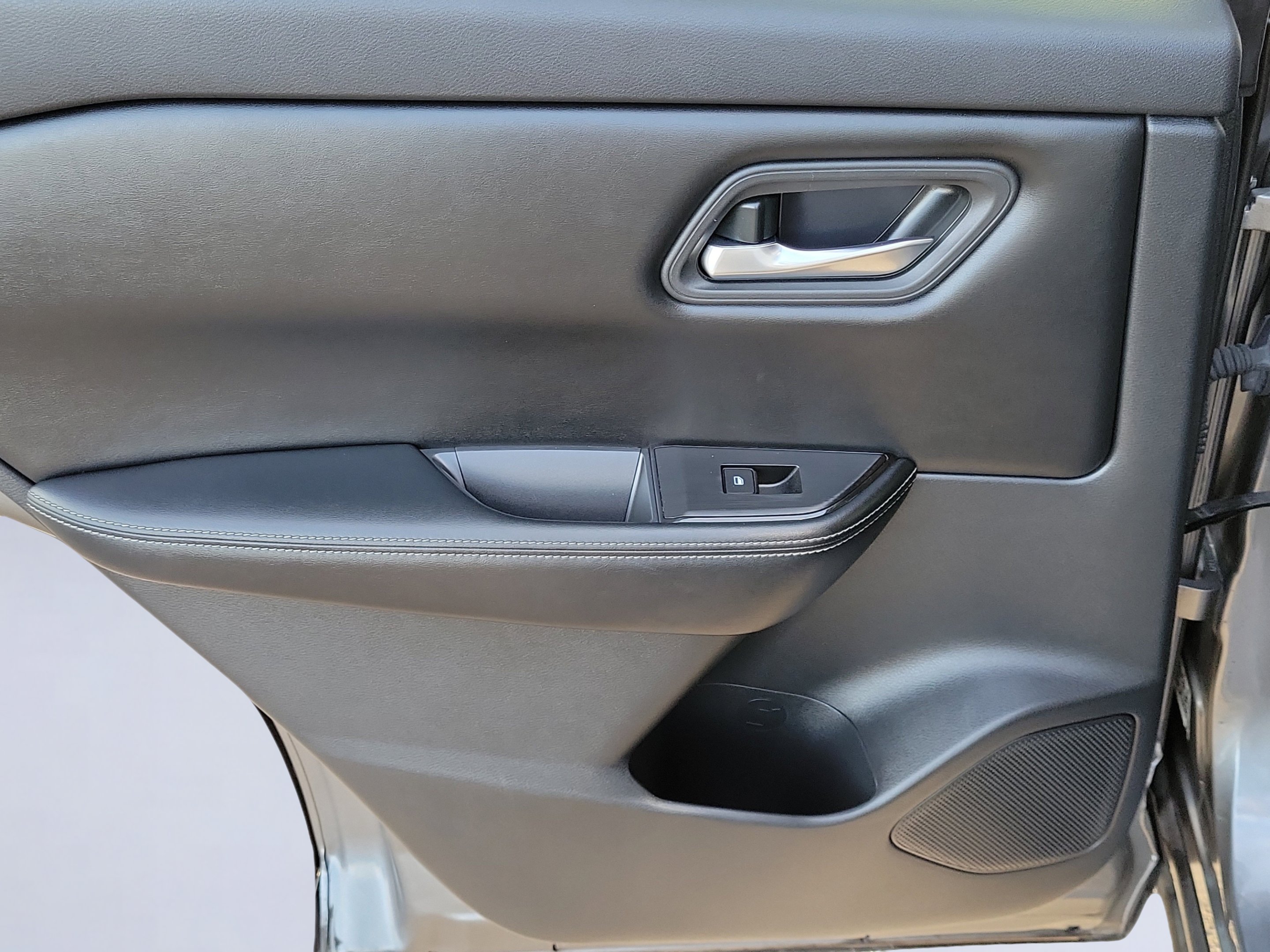 Used 2024 Gun Metallic Nissan SV image 10