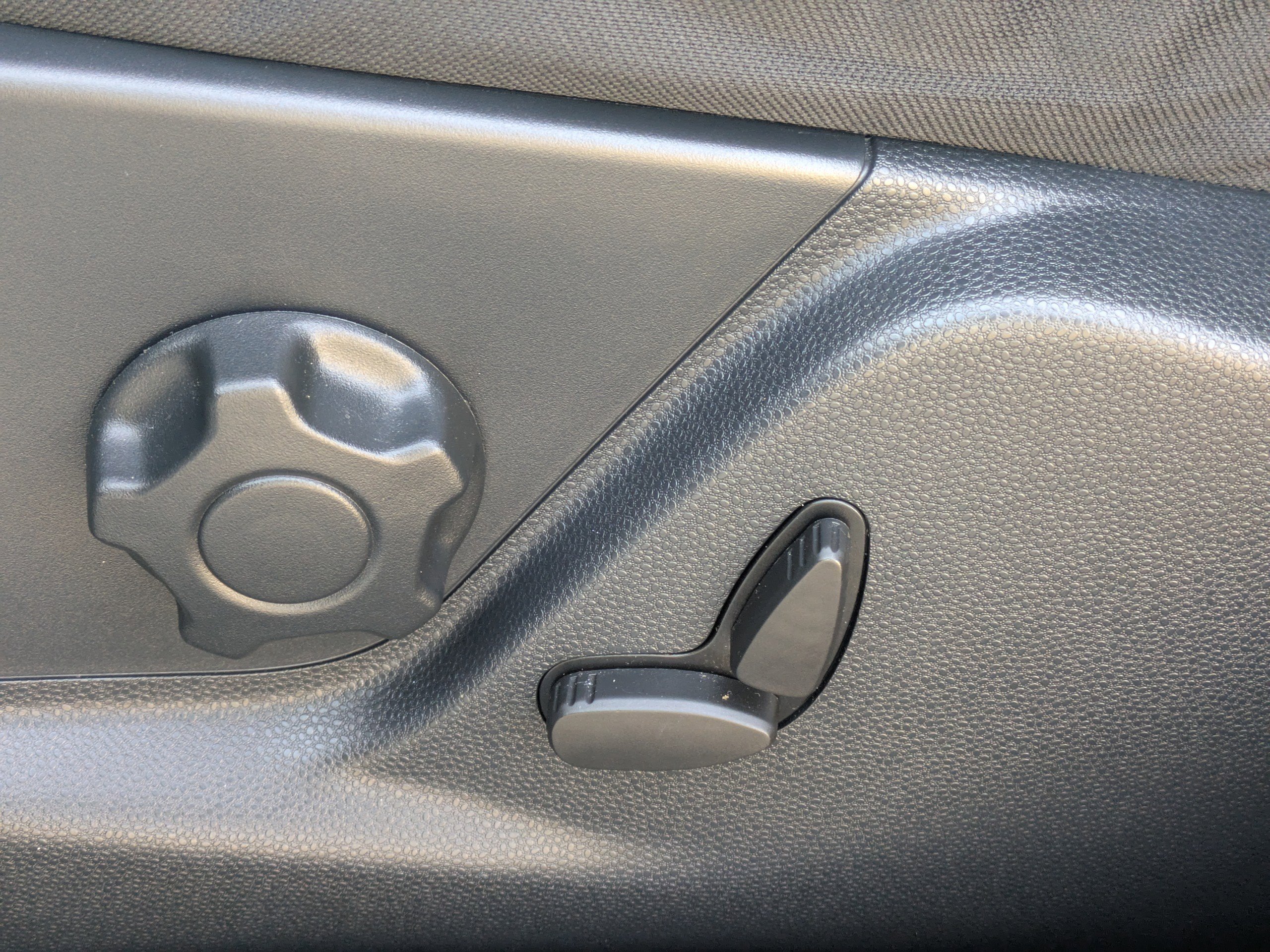 Used 2019 Smoke Metallic Ford SE image 26