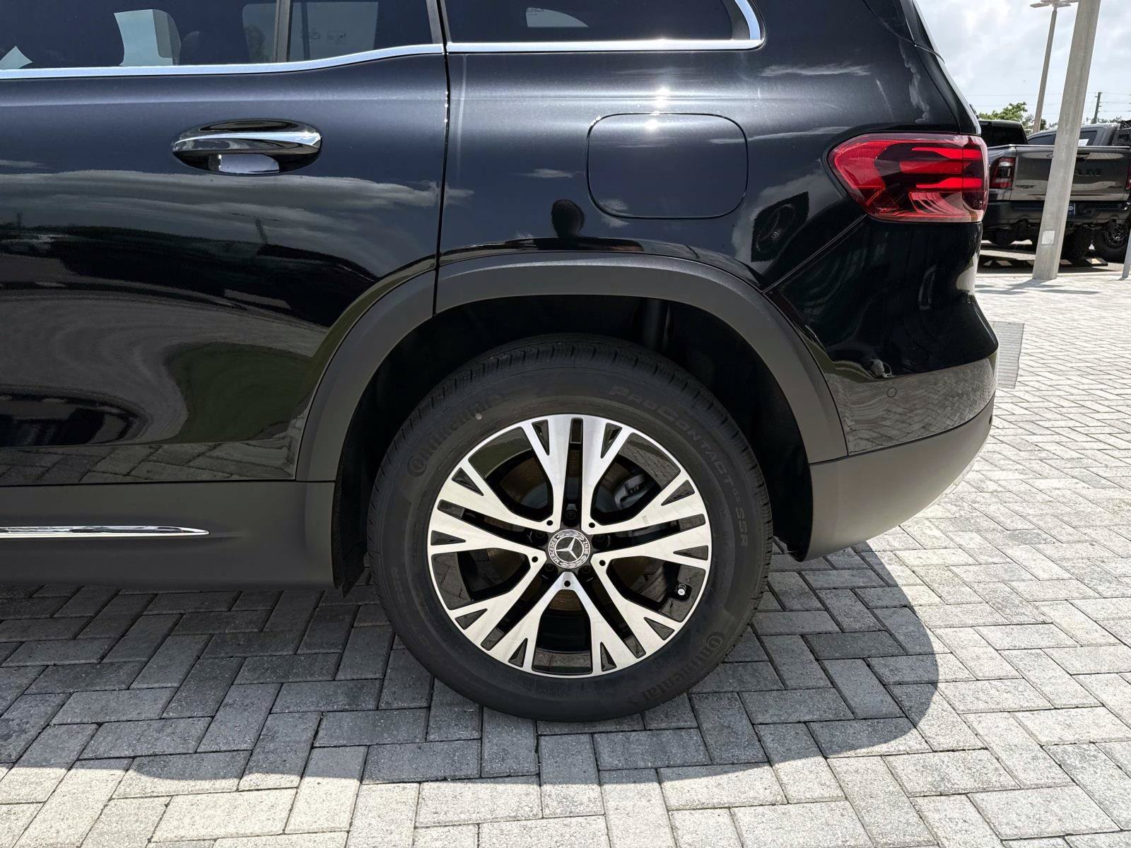New 2026 Black Mercedes-Benz 250 SUV image 11