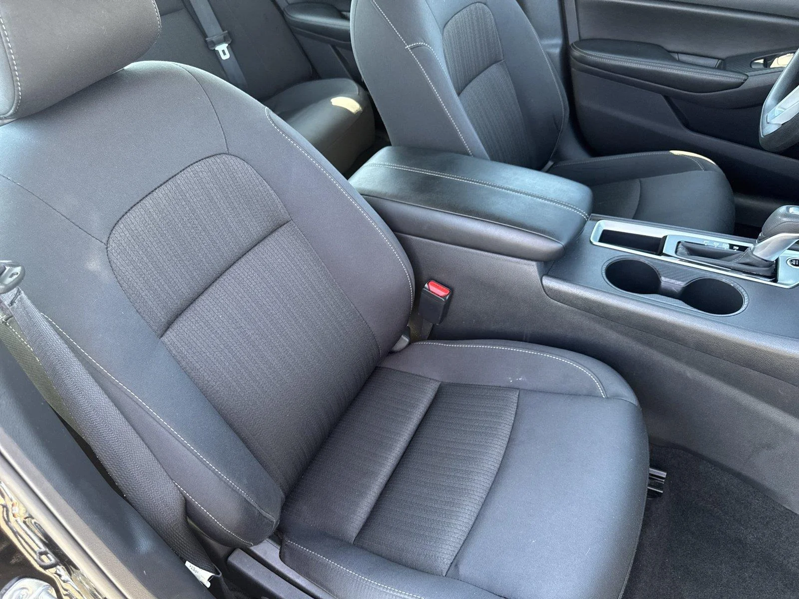 Used 2025 Super Black Nissan SV image 34